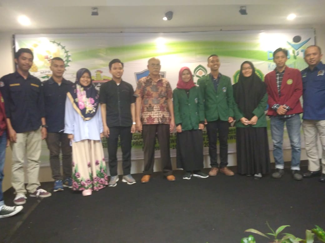 Gambar Debat Konstitusi MPR-RI Se-Sulselteng, Delegasi AlDebA Raih Juara II 